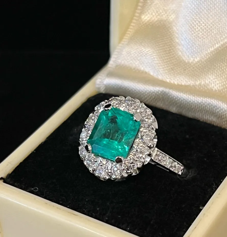 1950s 2.10ct Emerald Cluster Ring